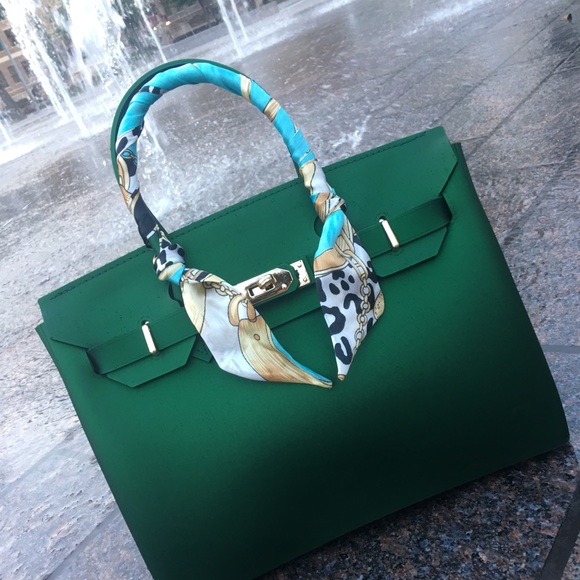 One left Emerald Green Matte Waterproof Handbag - Picture 4 of 4